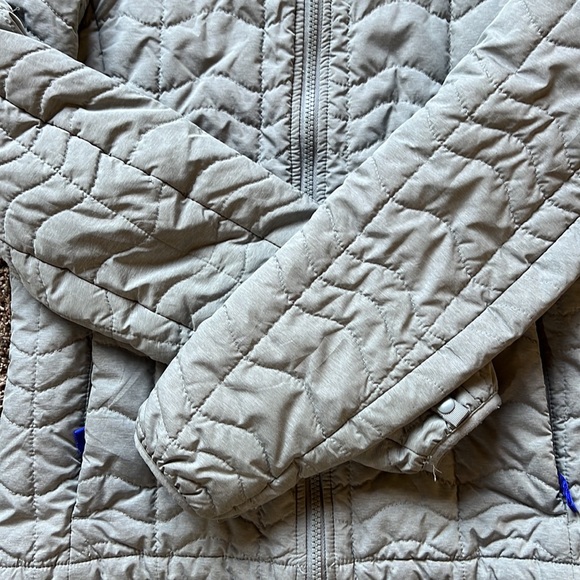 North face jacket size small gray EUC - Picture 2 of 3